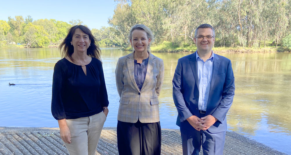 Cr Kylie King (Albury Mayor), Hon. Sussan Ley (Minister for the Environment) and Cr Kev Poulton (Wodonga Mayor)